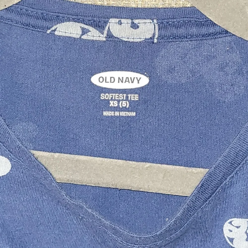 Old Navy Sixe XS Blue Heart Design Tee Shirt